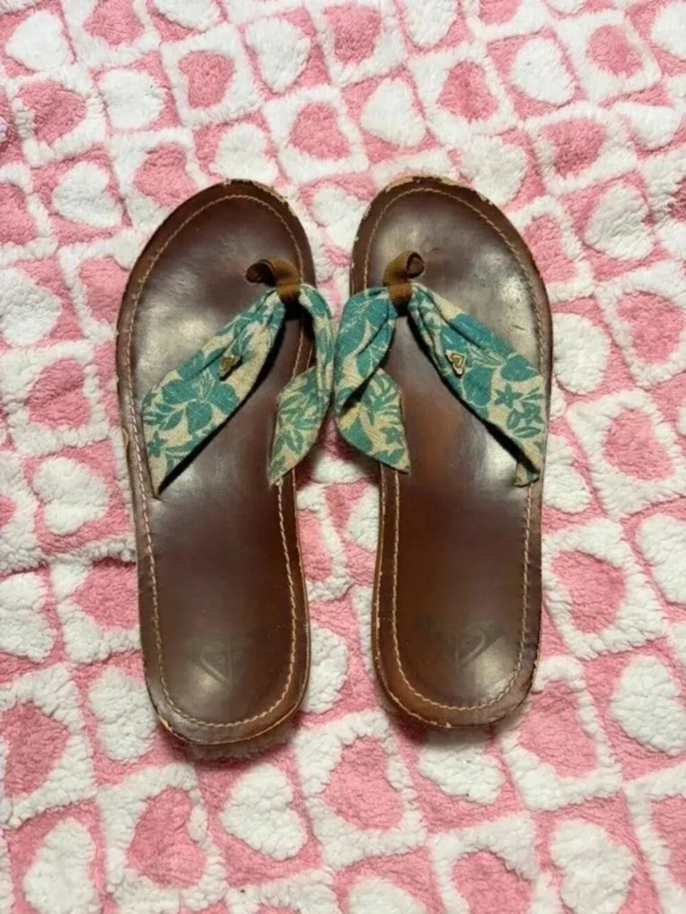 Roxy Teal Floral Flip Flop Sandals – Good Used Condition